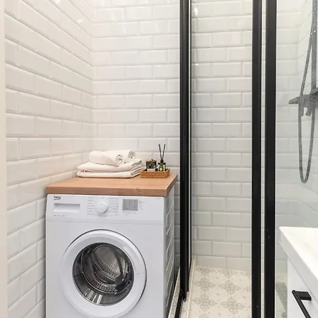 Apartment Geri Modern